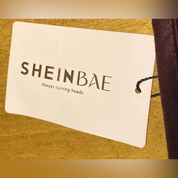 NWT Ladies Size Small SHEIN Bae Burgundy Lined Skirt - Picture 3 of 13